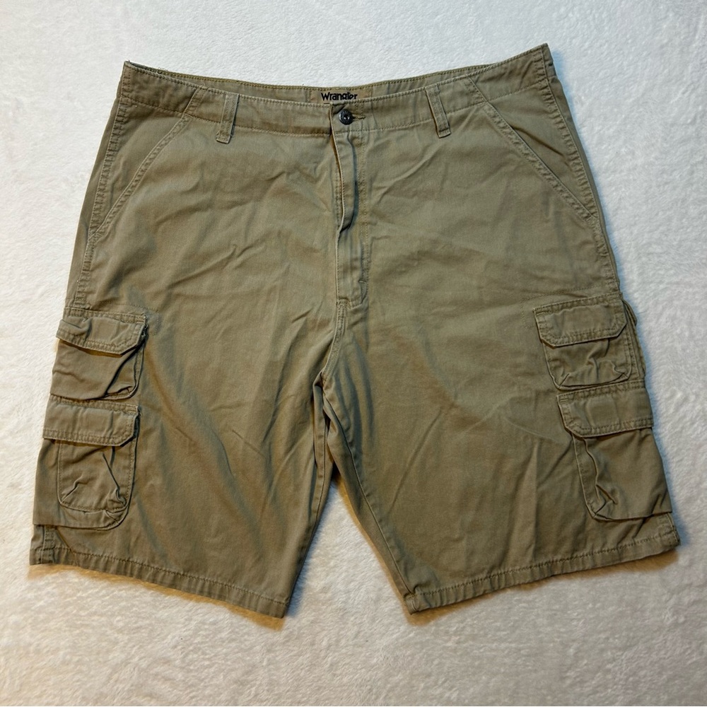 Wrangler Authentics Men's Cargo Shorts Size 40 Beige Pockets Relaxed
